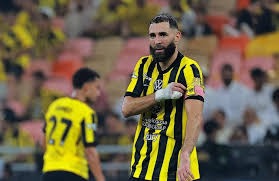 欲登天际揽苍穹！维金斯底线突破一步起飞上演滑翔重扣