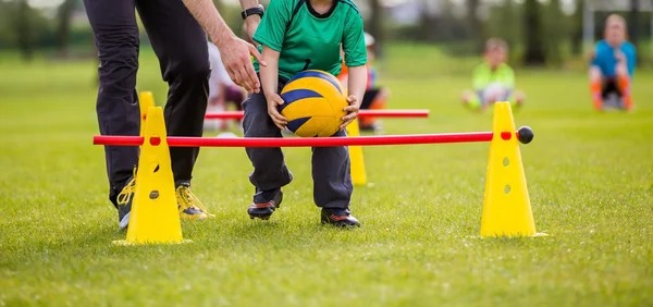 奥格斯堡vs汉堡：凯文-施洛特贝克、法比安-里德首发，法比奥-维埃拉、洛孔加出战