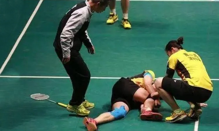 首发 ｜ 多纳鲁马、努内斯、迪亚斯、格瓦迪奥尔、奥赖利、罗德里、贝尔纳多（队长）、赖因德斯、福登、切尔基、哈兰德